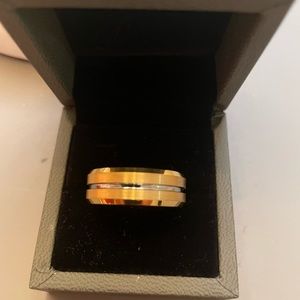 Mens wedding ring